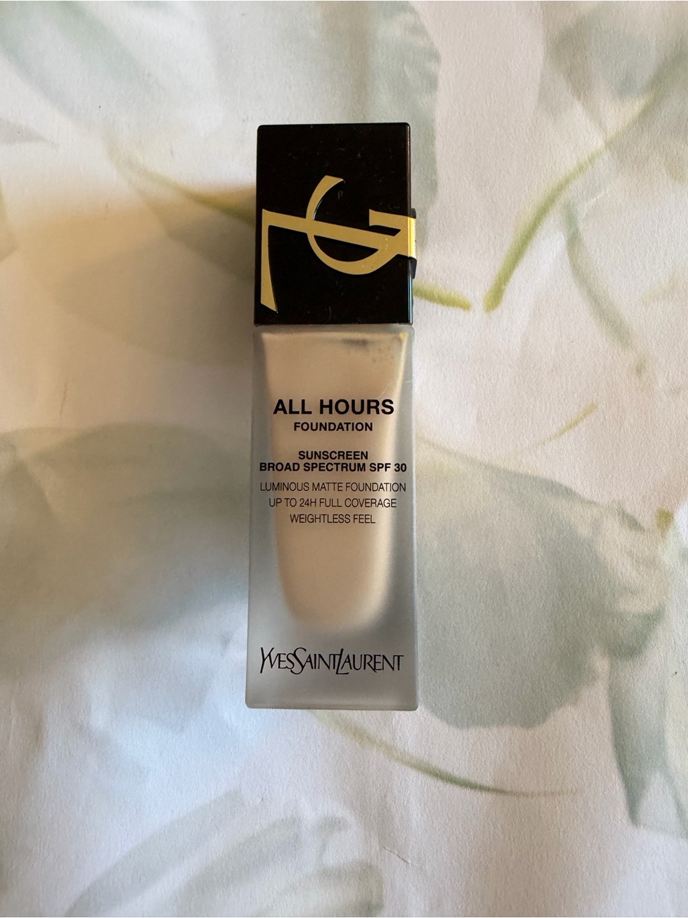 Yves Saint Laurent All Hours Foundation - SPF 30 tried once